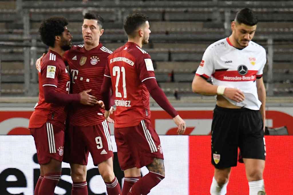 Serge Gnabry memecahkan kebuntuan lima menit jelang turun minum ketika ia dengan tenang melepaskan tembakan melengkun yang melesak ke pojok tiang jauh usai menerim umpan Leroy Sane.