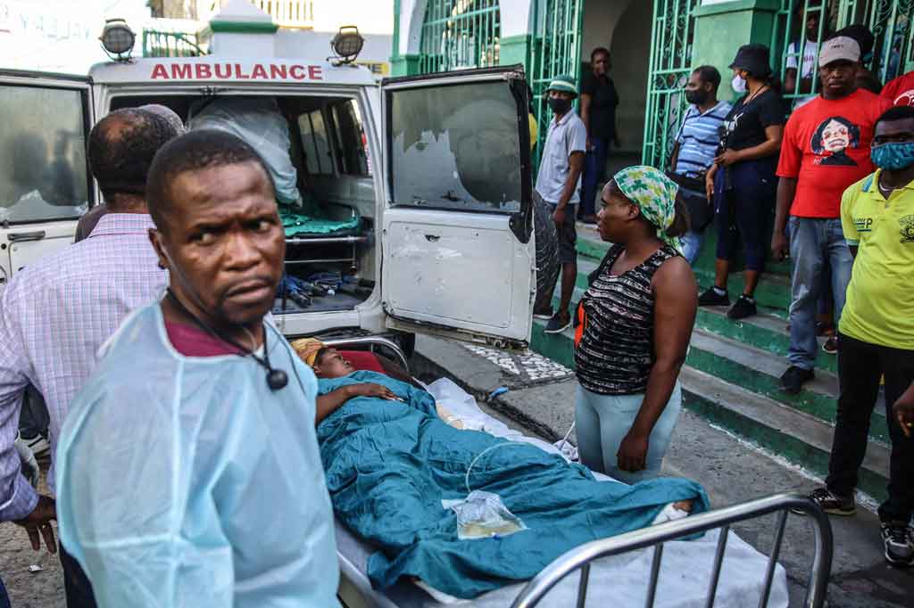 Rumah Sakit Universitas Justinien kewalahan dengan banyaknya pasien yang dirawat di RS tersebut. 