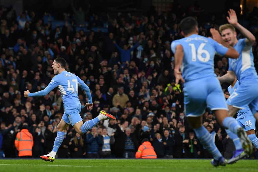 Phil Foden membuka keunggulan tuan rumah delapan menit setelah laga dimulai memanfaatkan bola liar upaya kiper Illan Meslier menutup ruang tembak Rodri Hernndez.