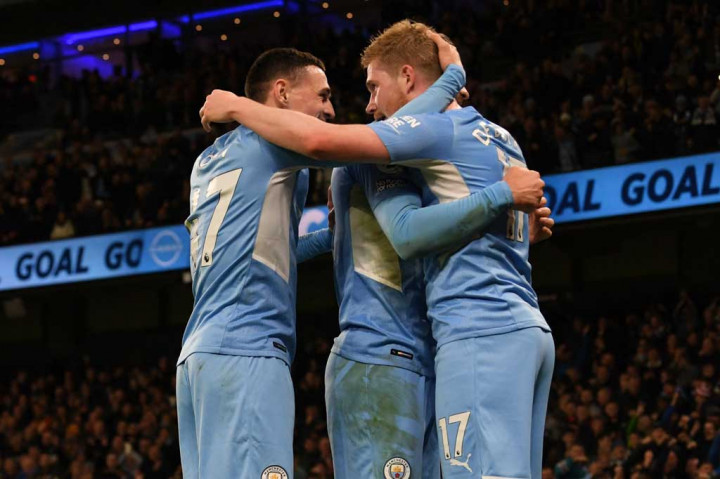 De Bruyne mencetak gol kedunya pada menit ke-62 untuk mengubah kedudukan jadi 5-0 untuk City dengan tembakan keras jarak jauh yang menghujam ke langit-langit gawang Leeds.