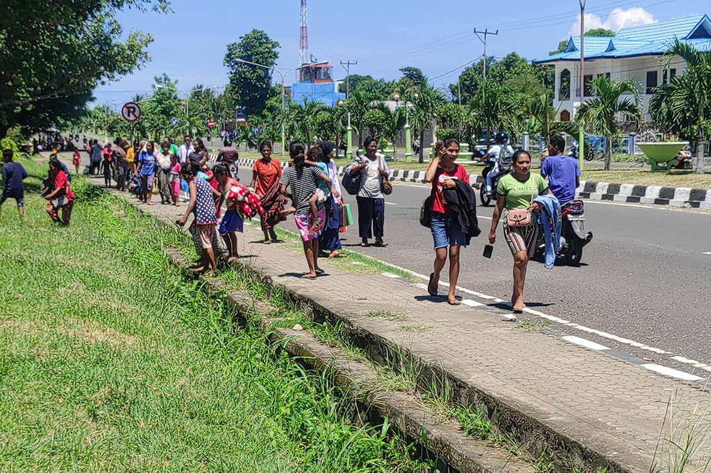 Gempa bumi bermagnitudo 7,5 terjadi di Laut Flores, Nusa Tenggara Timur, dan berpotensi memicu tsunami, Selasa, 14 Desember 2021.
