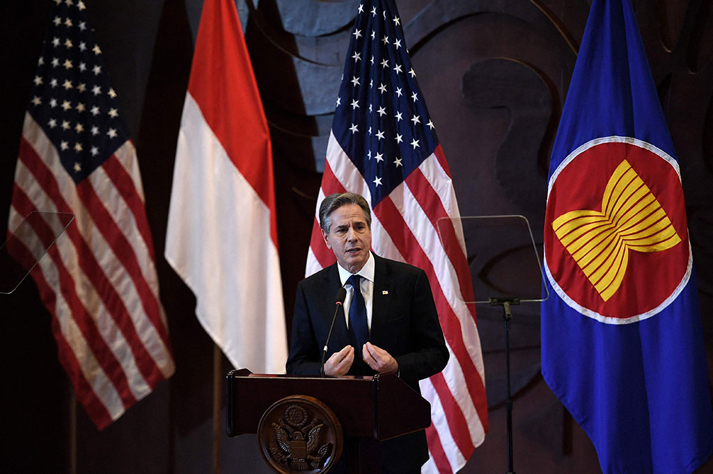 Menteri Luar Negeri AS Antony Blinken pada Selasa, 14 Desember 2021, mendesak Tiongkok untuk menghentikan tindakan agresif di Indo-Pasifik.