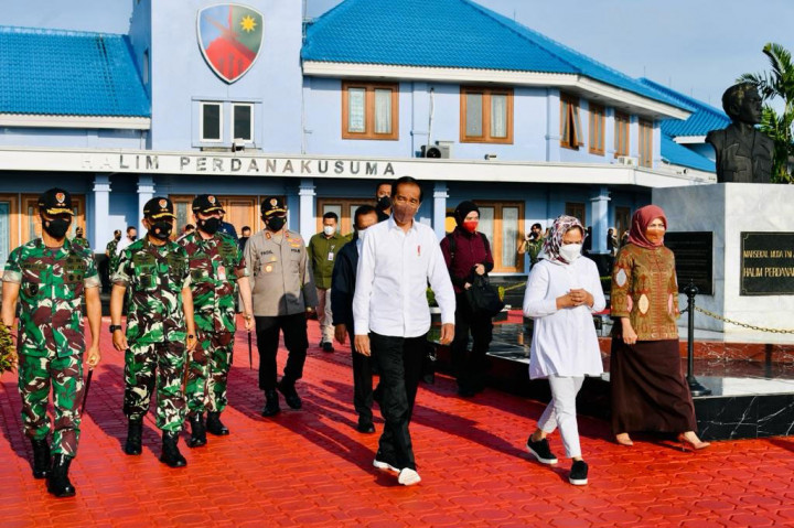 Presiden Joko Widodo (Jokowi) beserta Ibu Negara Iriana Joko Widodo melakukan anjangkarya ke Provinsi Jawa Tengah dan Provinsi Jawa Timur pada Jumat, 17 Desember 2021.
