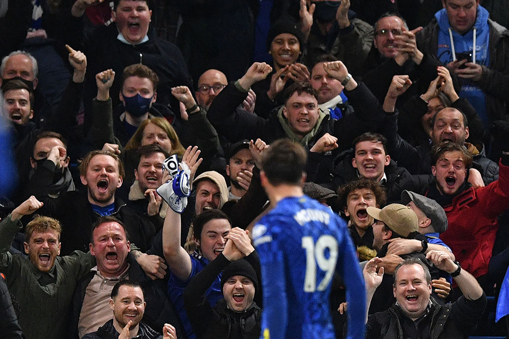Gol itu membuat Mount jadi pemain termuda yang mencetak gol untuk Chelsea di empat pertandingan Liga Inggris beruntun dalam usia 22 tahun dan 340 hari.
