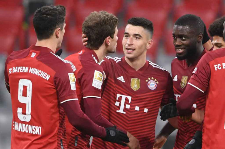 Mueller lalu menciptakan assist untuk gol yang dibuat Dayot Upamecano guna menggandakan kedudukan tuan rumah pada menit ke-57. Ini merupakan gol perdana Upamecano dengan seragam Muenchen setelah dikontrak dari RB Leipzig.