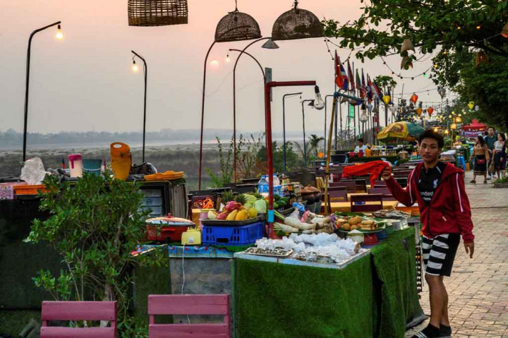 Pengunjung yang divaksinasi penuh dalam tur yang dipesan sebelumnya akan dapat masuk mulai 1 Januari 20222 dan mengunjungi Ibu Kota Vientiane, hotspot ekowisata Vang Vieng dan Luang Prabang yang terdaftar sebagai Warisan Dunia UNESCO, media pemerintah melaporkan Jumat.