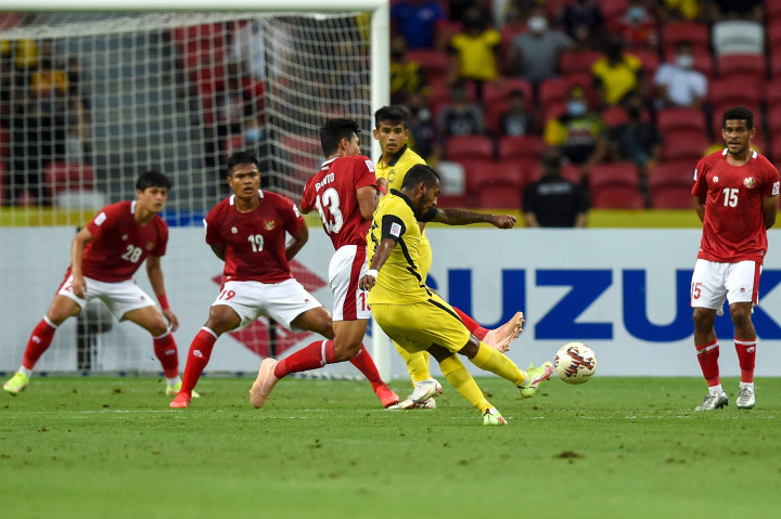 Gawang timnas Indonesia kawalan Nadeo Argawinata kebobolan setelah Kogileswaran Raj mencetak gol pada menit ke-13.