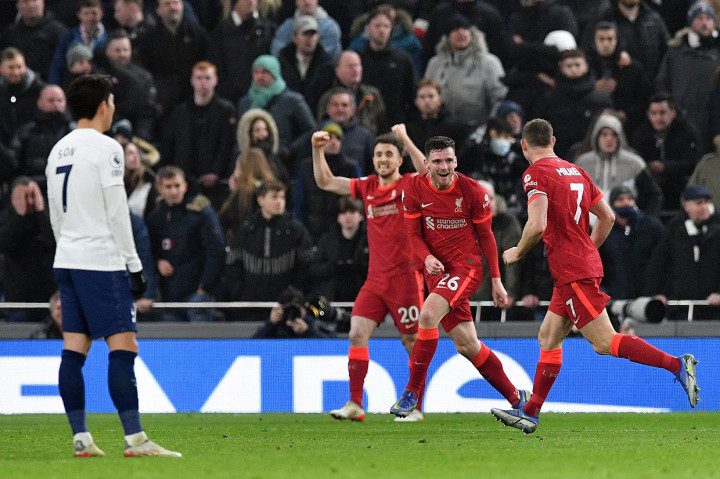 Liverpool berbalik unggul di menit ke-69 lewat gol Andrew Robertson. 