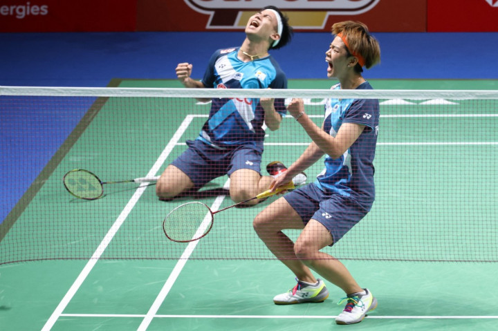 Ganda campuran Thailand Dechapol Puavaranukroh/Sapsiree Taerattanachai juara BWF World Championship 2021.