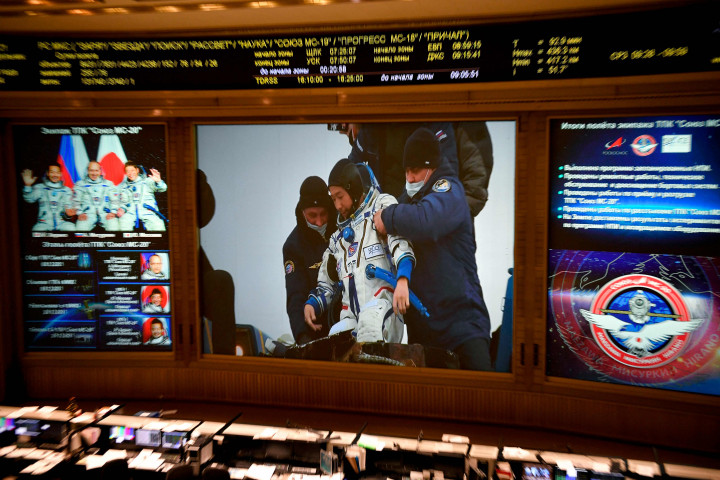 Dikutip dari Space, Senin, 20 Desember 2021, Yusaku Maezawa berhasil selamat turun kembali ke Bumi, tepatnya di Kazakhstan, Minggu, 19 Desember 2021, waktu setempat. Pendaratan tersebut bersama dengan Yozo Hirano dan Kosmonot Roscosmos, Alexander Misurkin.