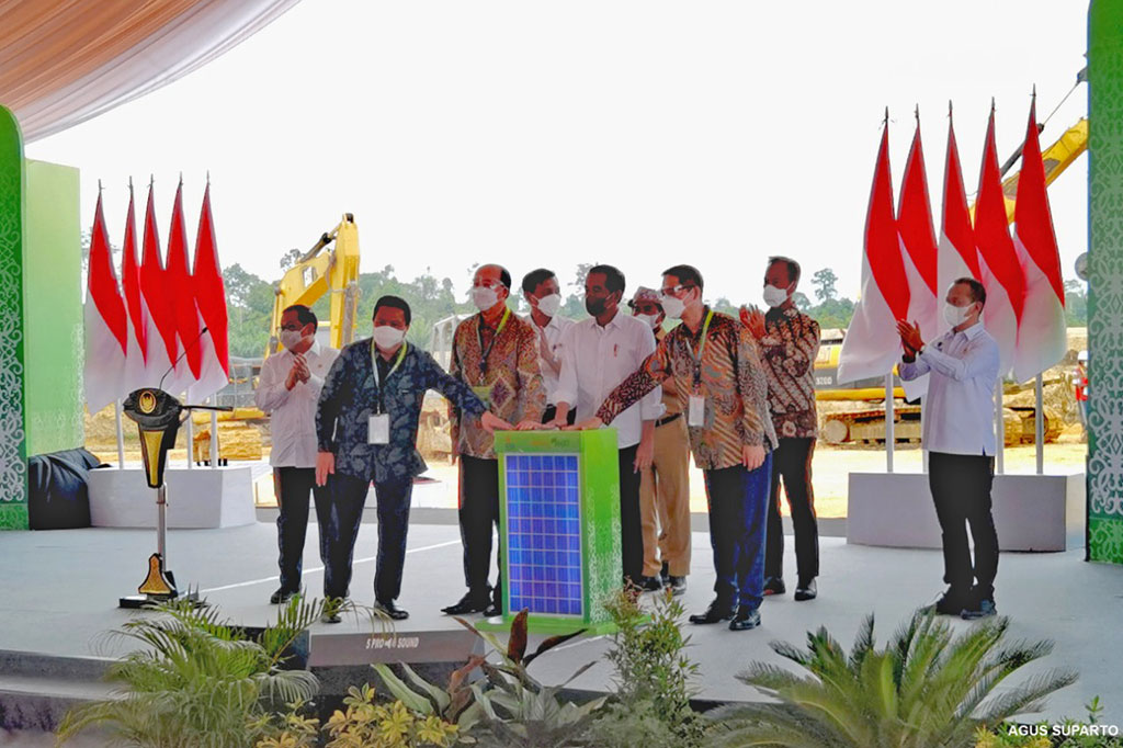 Presiden Joko Widodo meresmikan pembangunan atau groundbreaking Kawasan Industri Hijau Indonesia di Kabupaten Bulungan, Kalimantan Utara, Selasa, 21 Desember 2021.