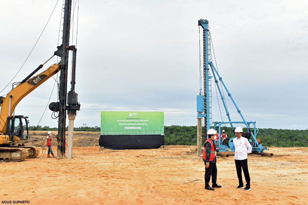 Jokowi mengharapkan kawasan industri hijau, yang sudah mulai dibangun di Kalimantan Utara (Kaltara), menjadi yang terbesar di dunia, karena memiliki target luas lahan mencapai 30.000 hektare.
