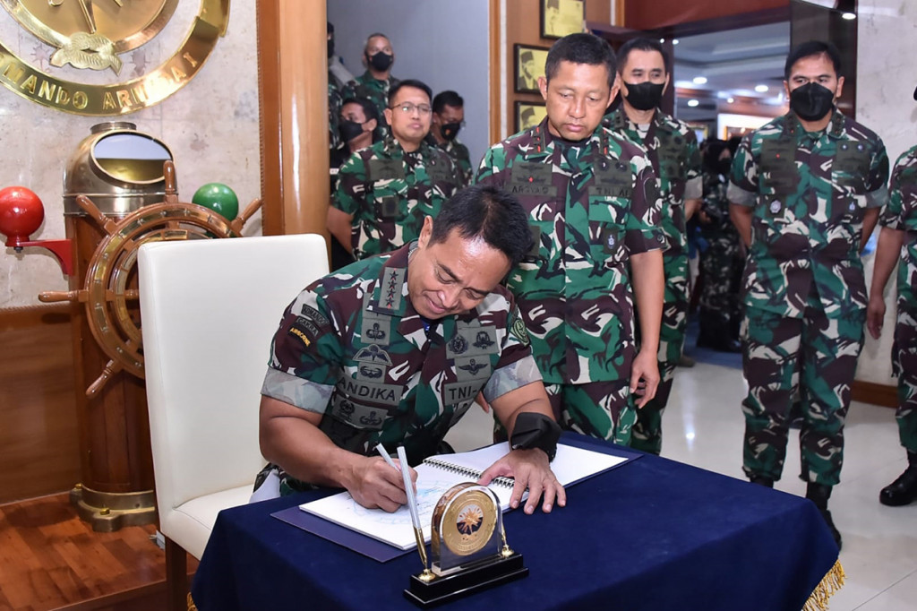 Dalam kunjungannya, Jenderal TNI Andika Perkasa menerima paparan Pangkoarmada I berkaitan Tugas Koarmada I, diantaranya menegakkan kedaulatan dan hukum di laut serta melaksanakan Operasi Tempur Laut (Opspurla), selain itu juga dilaporkan tentang situasi terkini di laut Natuna Utara.