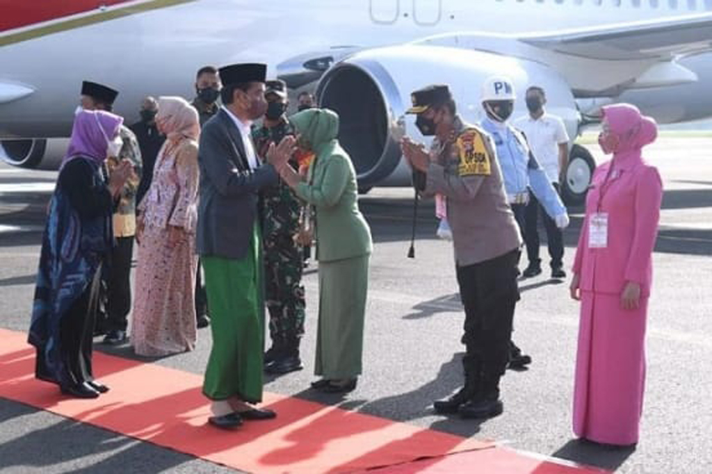 Kehadiran Presiden di Lampung tersebut untuk meresmikan Pembukaan Muktamar Ke-34 Nahdlatul Ulama (NU) yang diselenggarakan di Lapangan Pondok Pesantren Darussaadah, Kecamatan Gunung Sugih, Kabupaten Lampung Tengah.