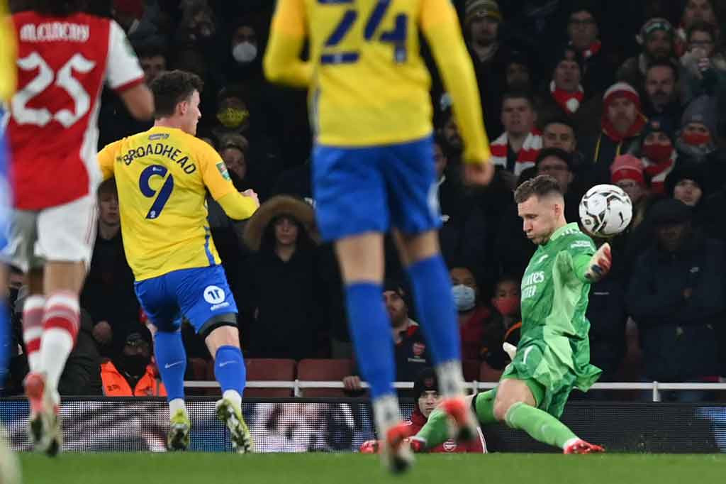 Empat menit kemudian Sunderland memangkas defisit lewat sepakan Nathan Broadhead.