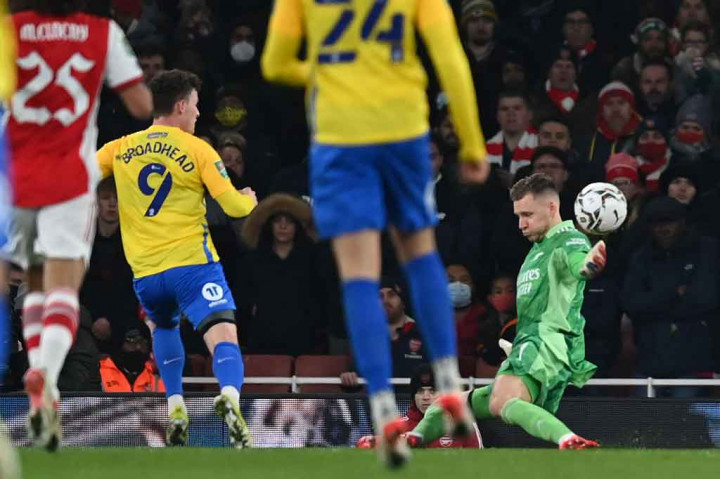 Empat menit kemudian Sunderland memangkas defisit lewat sepakan Nathan Broadhead.