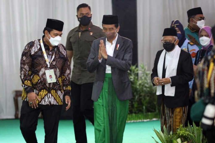 Presiden menghadiri Muktamar Ke-34 NU didampingi Ibu Negara Iriana Joko Widodo. Selain Presiden, turut hadir Wakil Presiden RI Ma'ruf Amin beserta istri Wury Ma'ruf Amin.