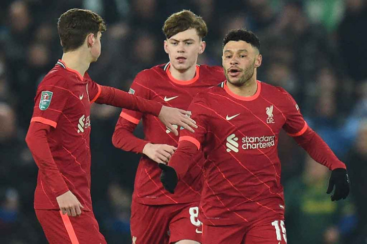 Liverpool sempat membalas lewat tembakan Alex Oxlade-Chamberlain menyambar umpan sodoran Roberto Firmino pada menit ke-16.
