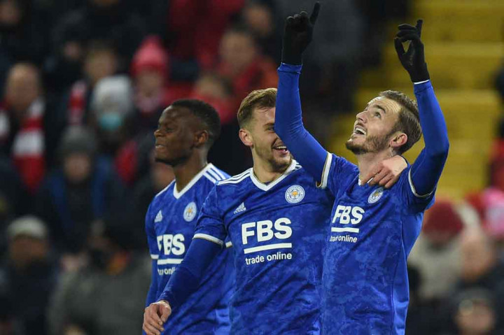 Leicester merestorasi keunggulan dua gol mereka pada menit ke-33 saat James Maddsion mencetak gol indah dengan tembakan menukik dari luar kotak penalti untuk menaklukkan kiper Caoimhin Kelleher. Skor 1-3 bertahan hingga turun minum.