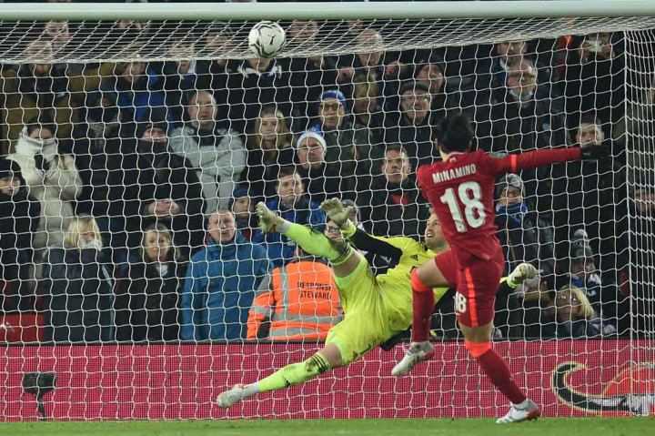 Sayangnya, Minamino gagal melakoni tugasnya sebagai algojo kelima Liverpool setelah tendangannya membentur mistar gawang.