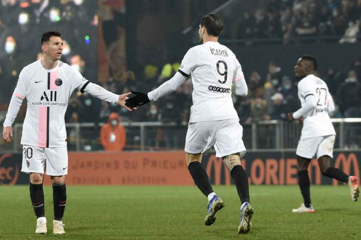 Kendati harus menuntaskan laga dalam keadaan timpang, hal itu tak mematahkan semangat juang para pemain PSG yang memetik hasilnya pada menit pertama injury time saat Mauro Icardi mencetak gol penyama kedudukan.
