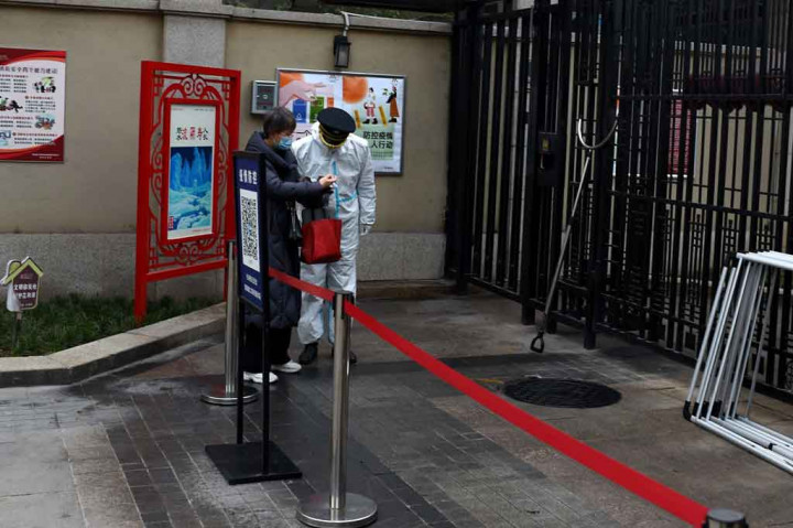 Kota Xian, Provinsi Shaanxi, Tiongkok, akhirnya dikunci total (lockdown) setelah terdeteksi 140 kasus positif covid-19 pada warga setempat dalam dua pekan terakhir.