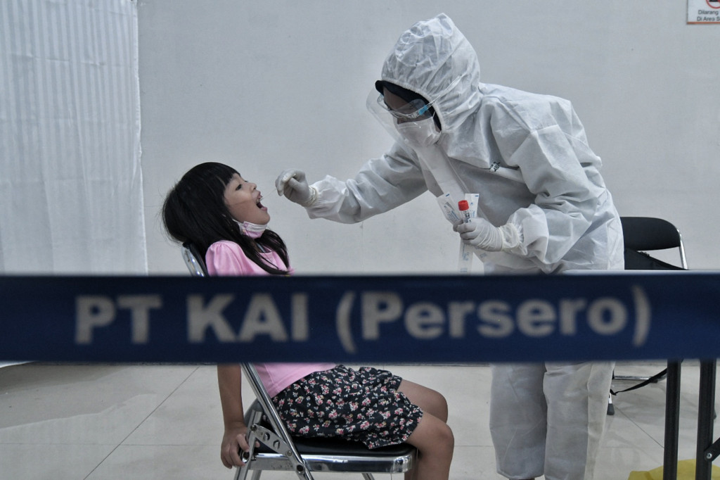 Layanan ini hadir untuk membantu masyarakat dalam melengkapi persyaratan untuk naik kereta api di masa Nataru, khususnya anak dengan usia di bawah 12 tahun yang diwajibkan menunjukkan hasil negatif tes PCR mulai 24 Desember 2021.