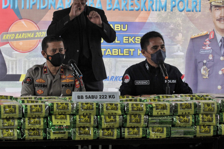 Badan Reserse Kriminal (Bareskrim) Polri Direktorat Tindak Pidana Narkoba bersama Ditresnarkoba Polda Aceh, Bea dan Cukai, berhasil mengungkap kasus peredaran gelap narkoba jaringan Malaysia-Indonesia.
