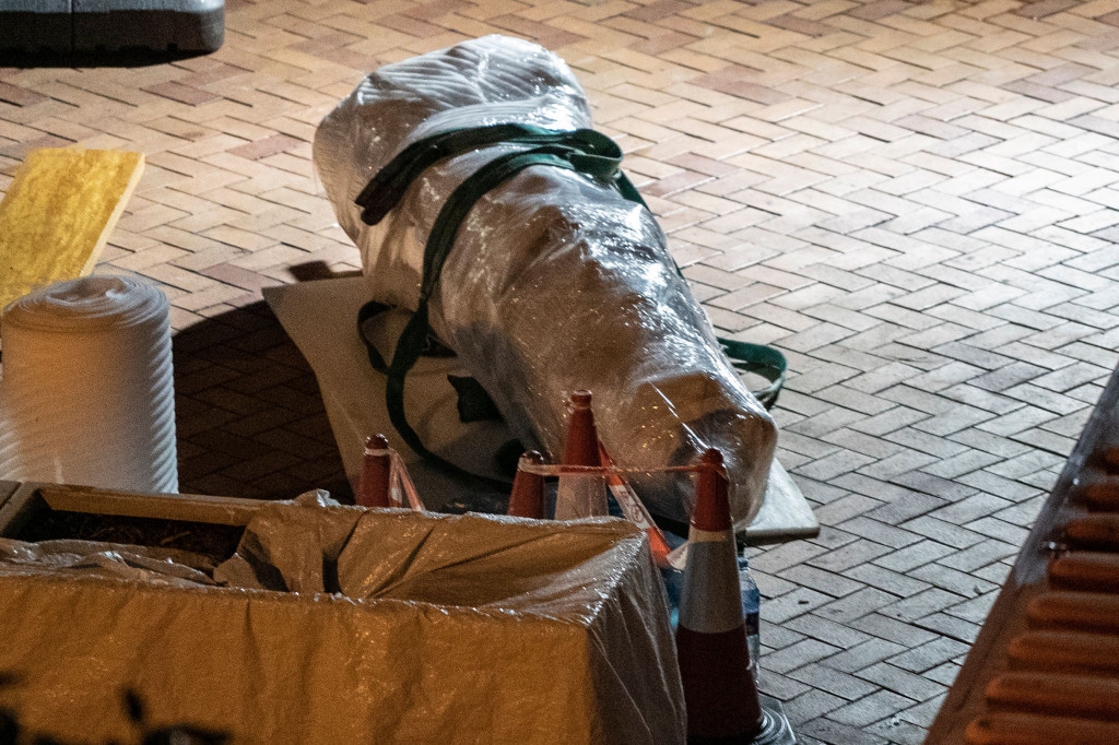 Namun, hari ini, Tugu Tiananmen dipindahkan dari Universitas Hong Kong.
