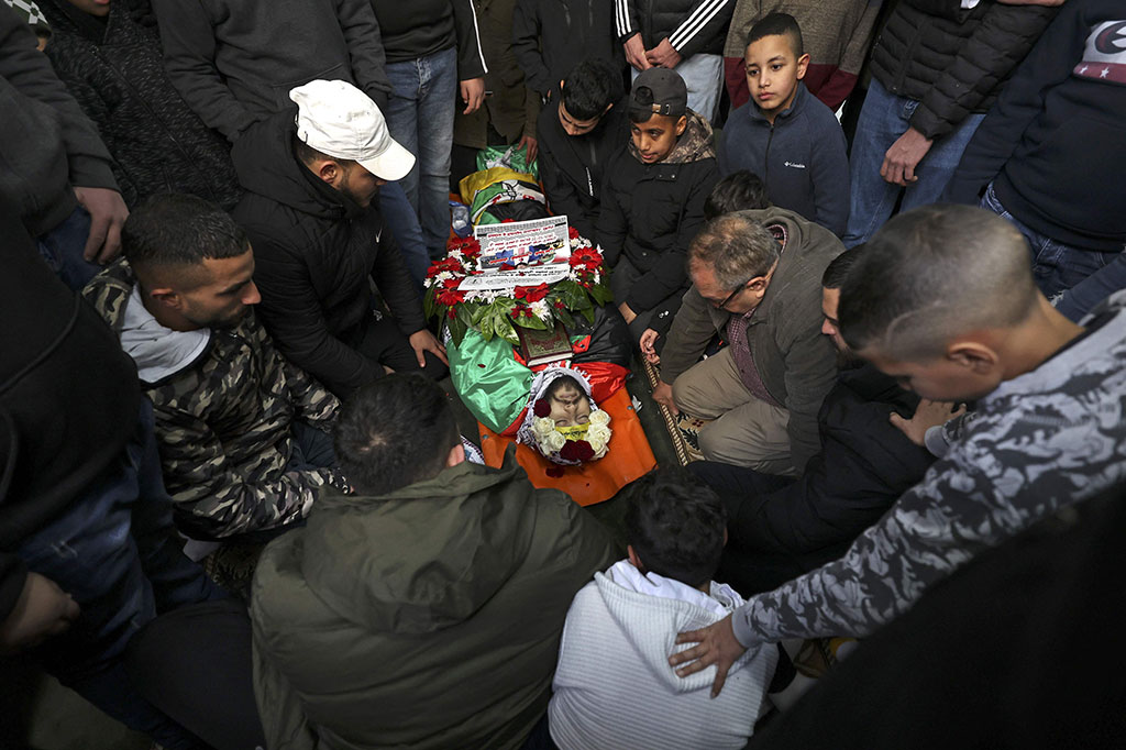 Mohammed Issa Abbas ditembak mati pasukan Israel di dalam sebuah mobil saat terjadi pengejaran di Tepi Barat yang diduduki pada Rabu, 22 Desember 2021.