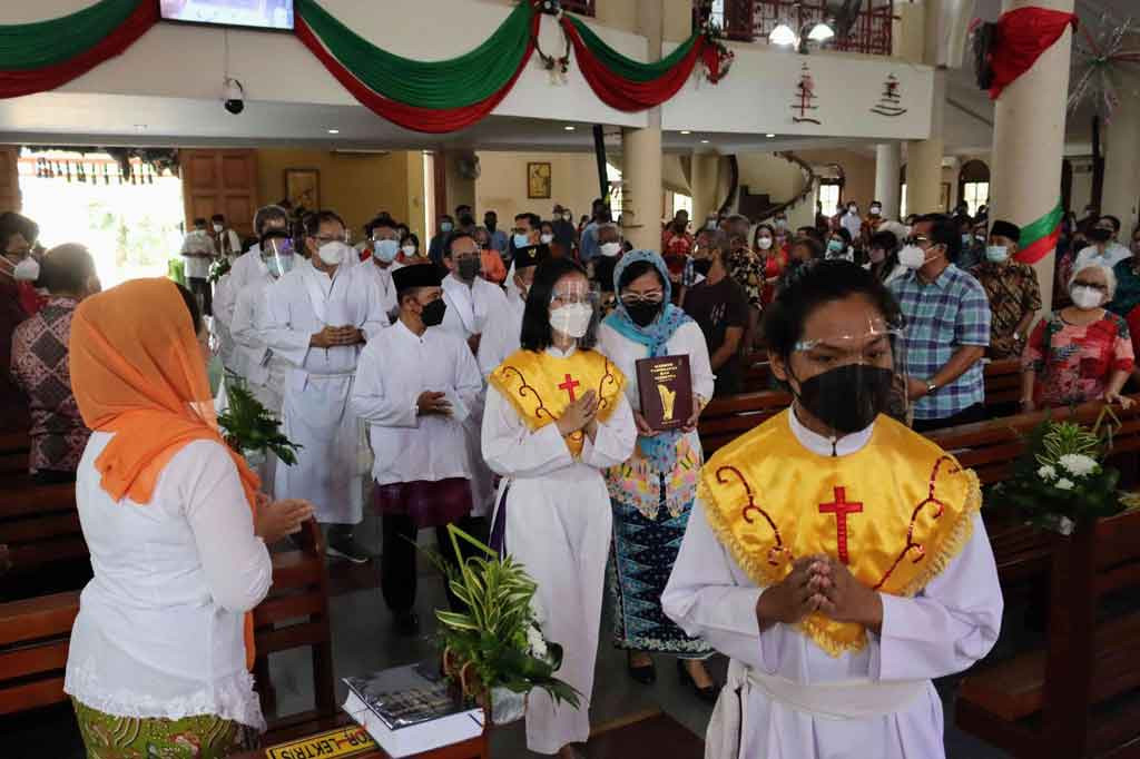 Budaya Betawi dipilih karena Gereja Santo Servatius dikenal sebagai gereja berbudaya. 