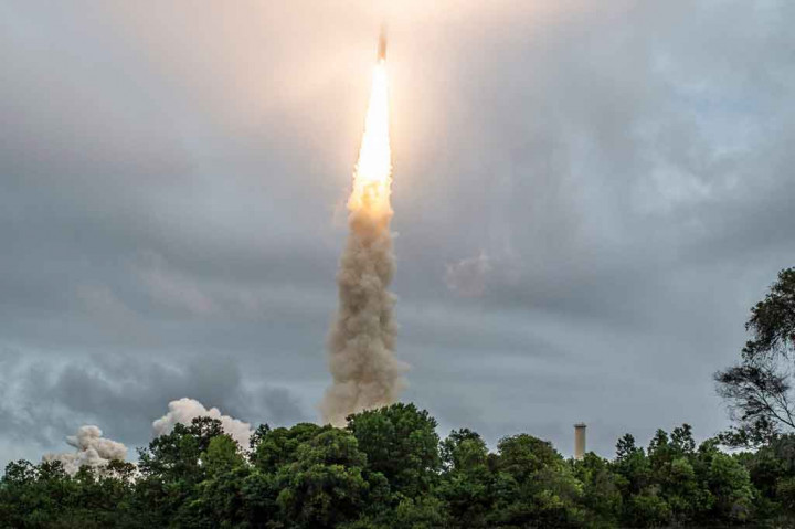 Peluncuran James Webb diharapkan bisa memancarkan kembali petunjuk baru yang akan membantu para ilmuwan memahami lebih lanjut tentang asal-usul Alam Semesta dan planet mirip Bumi di luar tata surya kita.