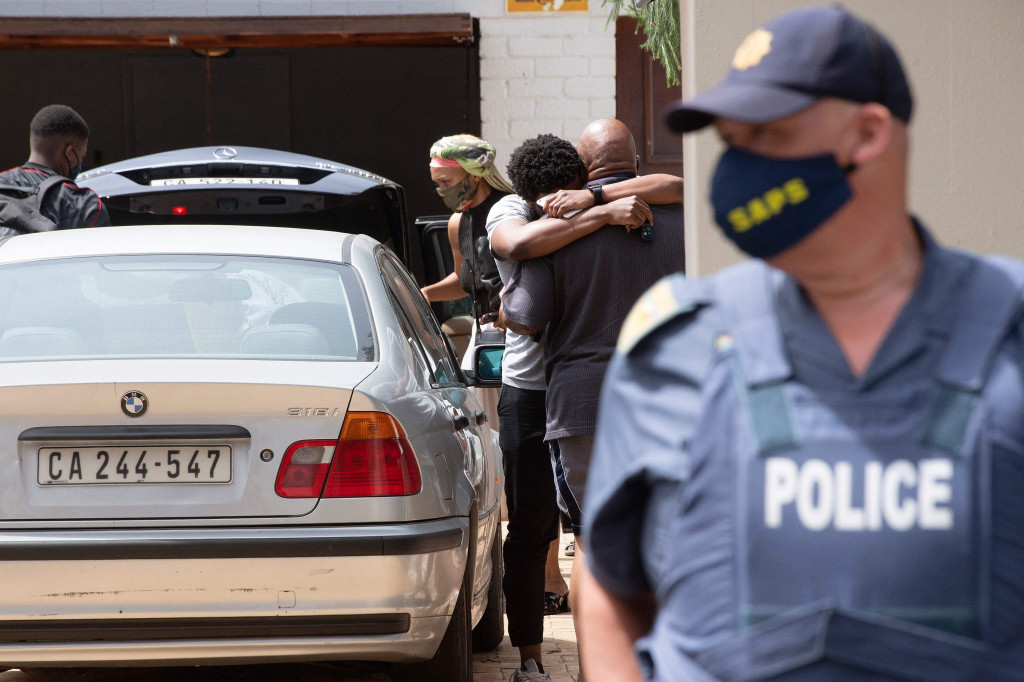 Desmond Tutu didiagnosis menderita kanker prostat sejak 1997. Sejak 2015, ia beberapa kali mesti menjalani rawat inap akibat penyakitnya.