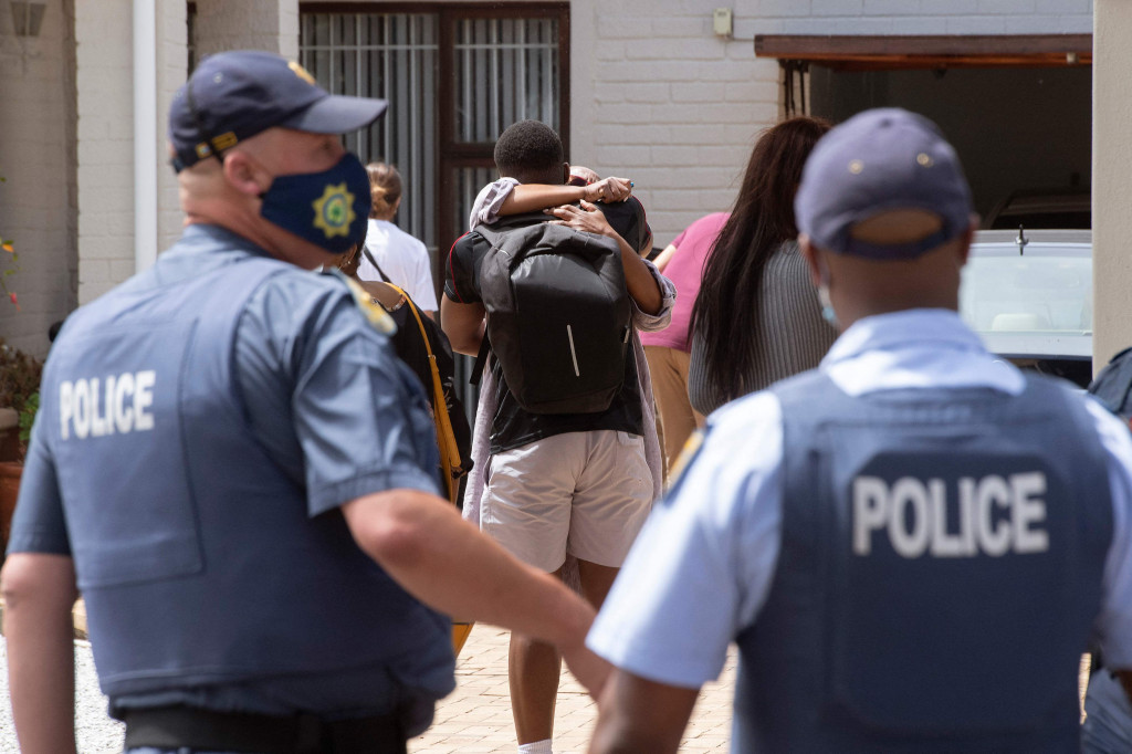 Beberapa tahun belakangan, Tutu menikmati masa akhir hidupnya dengan tinggal bersama keluarga di kompleks pensiunan di luar Cape Town.