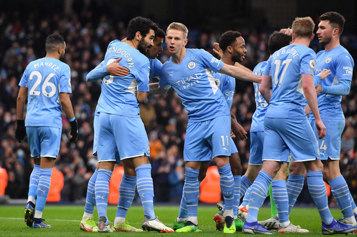Ilkay Gundogan bersama tim melakukan selebrasi usai mencetak gol ke gawang Leicester City pada pekan ke-19 Premier League.