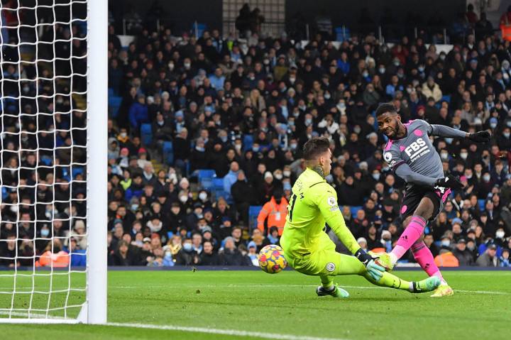 Kelechi Iheanacho saat mencetak gol ke gawang Manchester City pada pekan ke-19 Premier League.