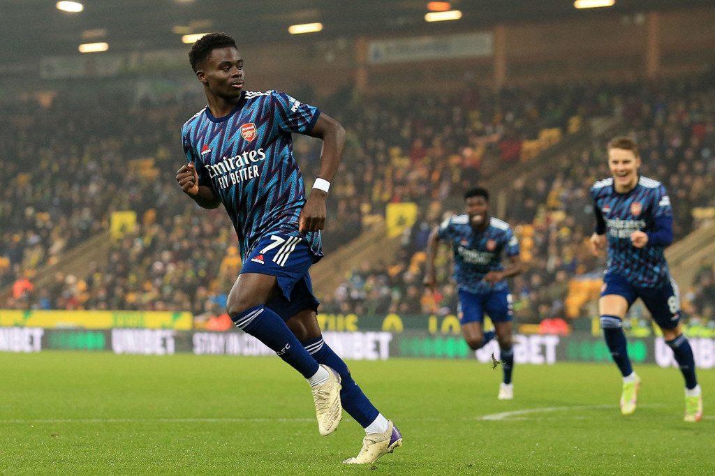 Bukayo Saka menjadi salah satu motor kemenangan Arsenal dengan mencetak dua gol pada menit ke-6 dan 67.