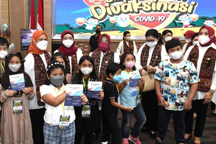 Untuk diketahui, vaksinasi Covid-19 untuk anak-anak usia 6-11 tahun telah dimulai sejak Selasa, 14 Desember 2021. Vaksinasi anak tersebut akan menyasar sekitar 26,5 juta anak di seluruh Indonesia.