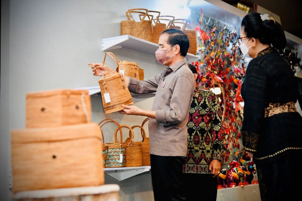 Presiden menilai produk yang dihasilkan oleh IKM Bali memiliki kualitas yang sangat baik.