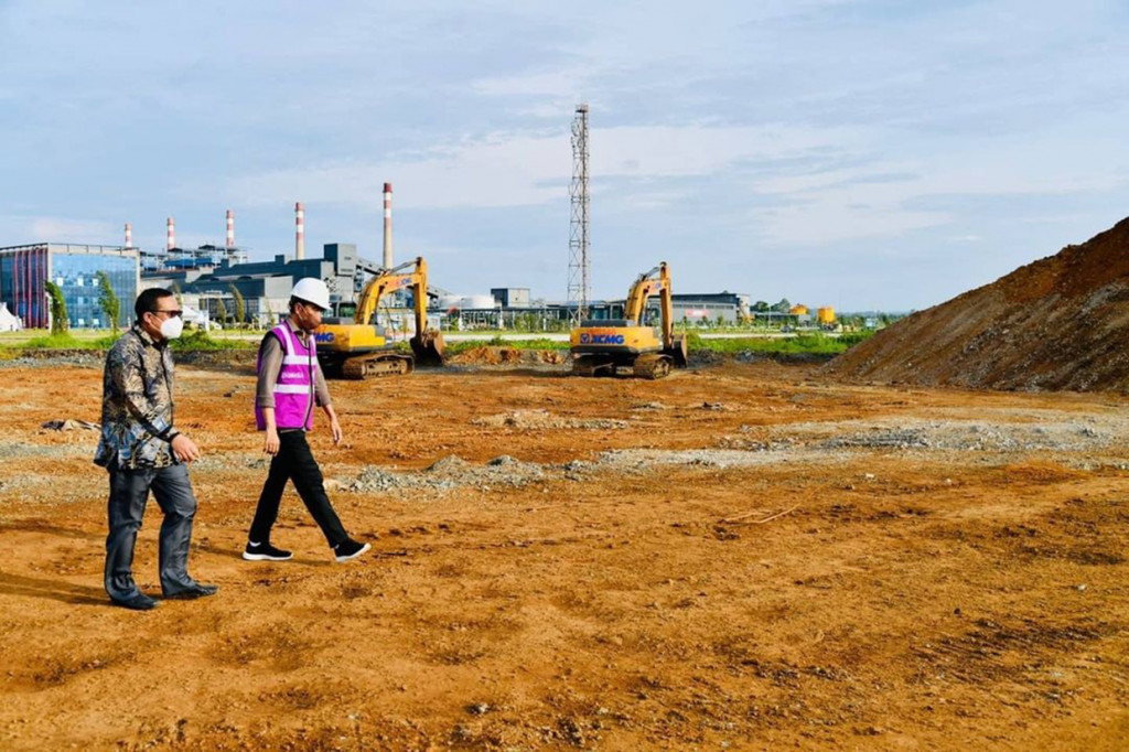 Jokowi mengatakan ekspor bahan mentah nikel yang biasanya hanya bernilai hingga US$2 miliar dapat melompat signifikan hingga puluhan miliar dolar.