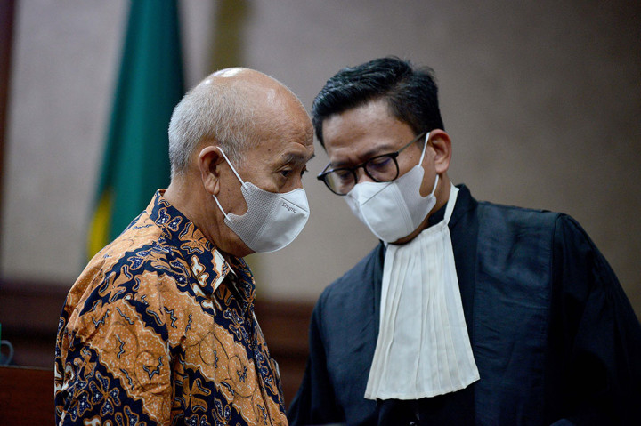 Kiagus juga dituntut membayar yang pengganti sebesar Rp1,3 miliar. 