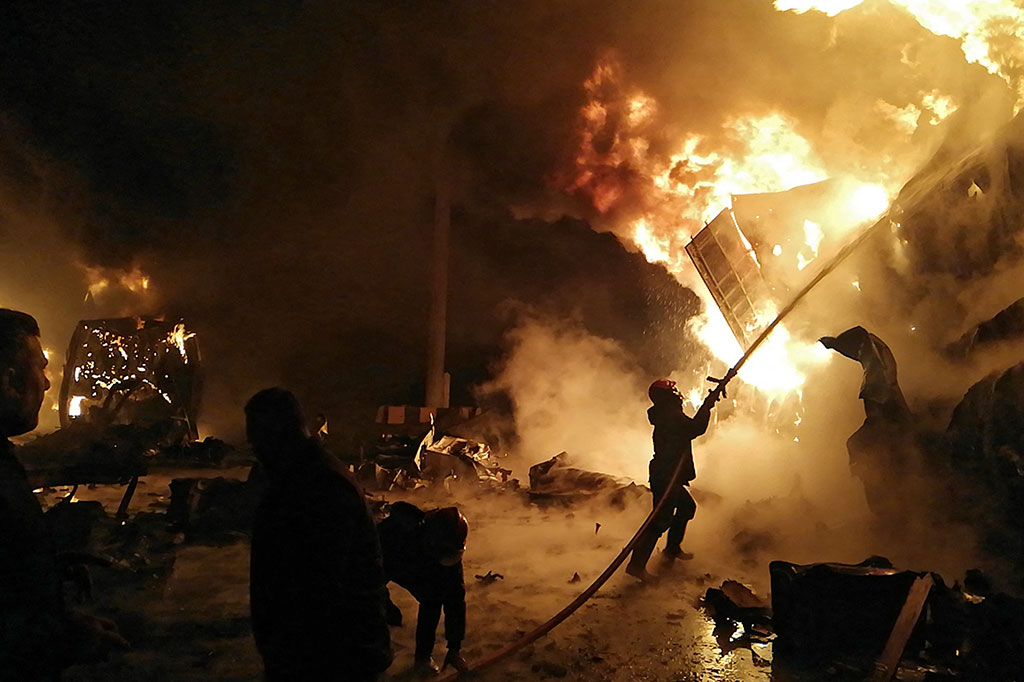 Pada 7 Desember, Israel melakukan serangan terhadap pengiriman senjata Iran di Latakia, yang terletak di jantung barat Suriah Presiden Bashar al-Assad, tanpa menimbulkan korban.