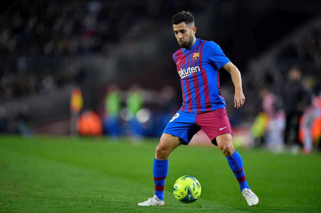 Pertandingan terakhir Barcelona sebelum periode libur Natal adalah melawan Sevilla yang berakhir imbang 1-1 pada 22 Desember.  Saat ini tim asuhan Xavi Hernandez tersebut berada di peringkat ketujuh dalam klasemen dengan raihan 28 poin dari 18 pertandingan. 