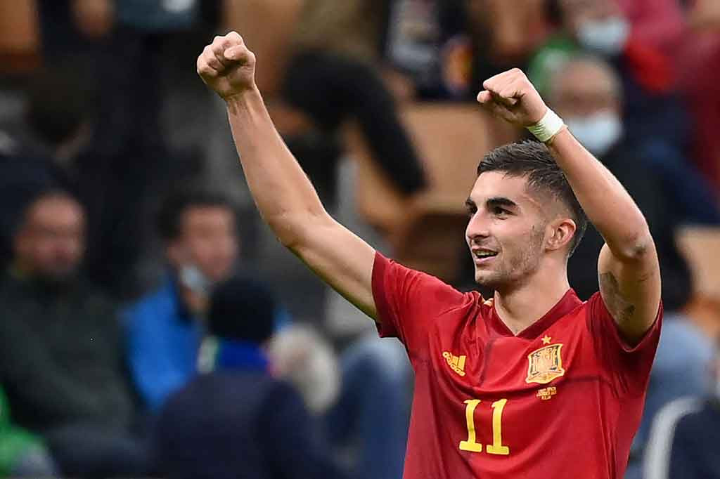 Barcelona resmi merampungkan transfer penyerang timnas Spanyol Ferran Torres dari Manchester City, Selasa, 28 Desember 2021.