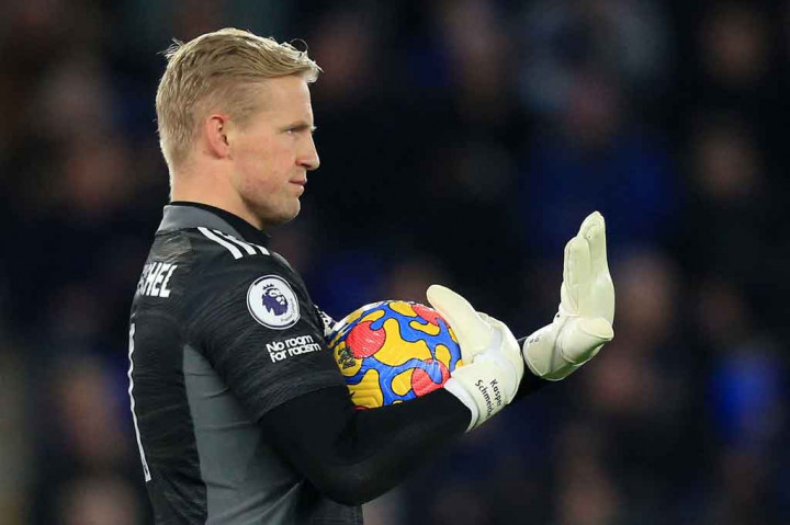 Schmeichel juga melakukan penyelamatan gemilang lainnya saat sigap menepis tembakan Salah pada menit ke-33 untuk menjaga skor imbang 0-0 bertahan hingga turun minum.