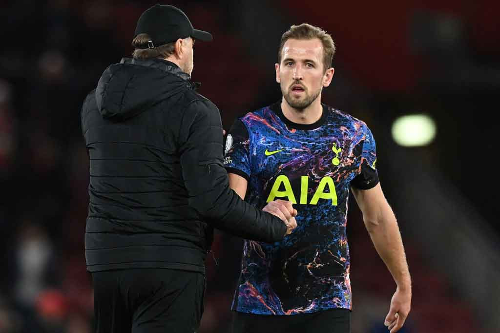 Serangan demi serangan terus dilancarkan oleh Tottenham, tapi tak ada gol yang tercipta hingga wasit meniup peluit tanda pertandingan usai.
