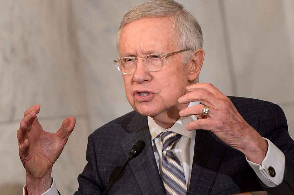Mantan pemimpin mayoritas Senat AS Harry Reid, seorang Demokrat dari Nevada yang bangkit dari awal yang sederhana untuk memimpin majelis tinggi selama kepresidenan George W. Bush dan Barack Obama, meninggal dunia pada Selasa, 28 Desember 2021 waktu setempat. Reid meninggal di usia 82 tahun.
