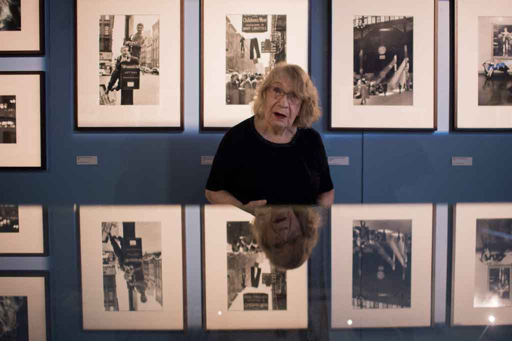 Weiss lahir di Swiss dan pindah ke Paris pada 1946, dan kemudian menjadi warga negara Prancis. Karyanya telah ditampilkan dalam 160 pameran dan ditampilkan dalam koleksi permanen beberapa museum terkemuka, termasuk Museum Seni Modern dan Museum Seni Metropolitan di New York, dan Centre Pompidou di Paris.