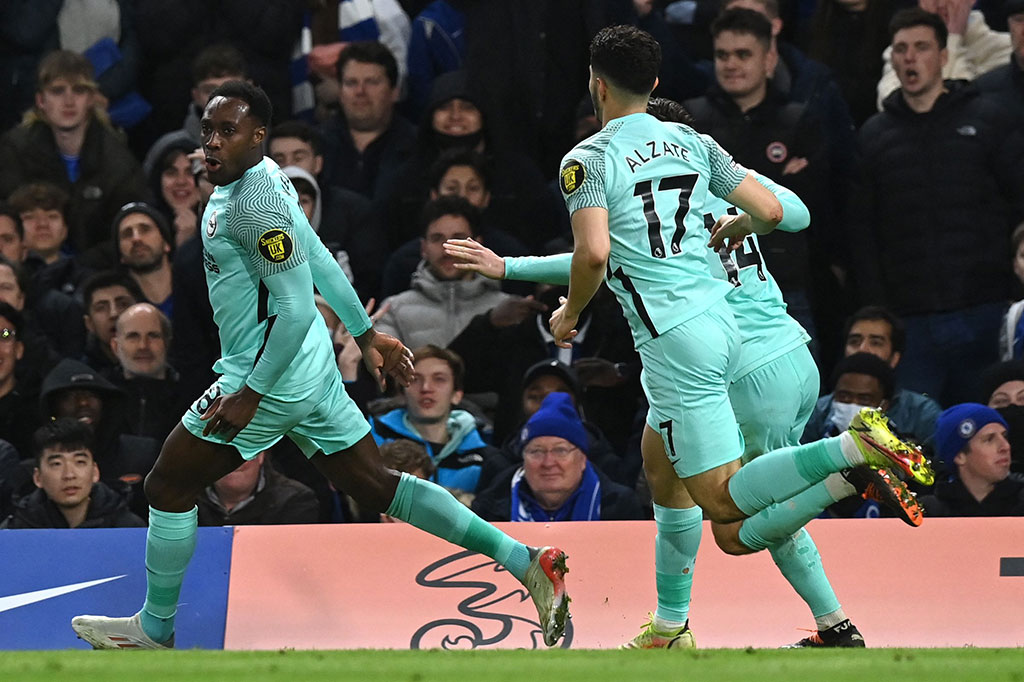 Kendati gagal menang, tambahan satu poin cukup untuk mengangkat Chelsea naik ke posisi kedua klasemen dengan raihan 42 poin, menggusur Liverpool (41) yang kalah sehari sebelumnya. Sedangkan Brighton hanya bisa naik satu strip ke urutan ke-10 dengan raihan 24 poin.