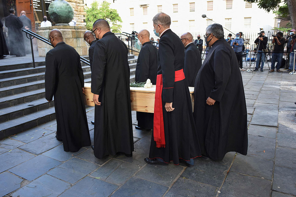 Pemimpin spiritual dan politik yang tak kenal lelah yang meninggal dengan tenang pada usia 90 pada Boxing Day, akan dikremasi dan abunya dikuburkan pada Hari Tahun Baru.